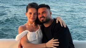 Motivul pentru care Oana Ciocan nu vrea să îi spună lui Jador când va naște. Artistul așteaptă cu sufletul la gură: „Mă păcălește”